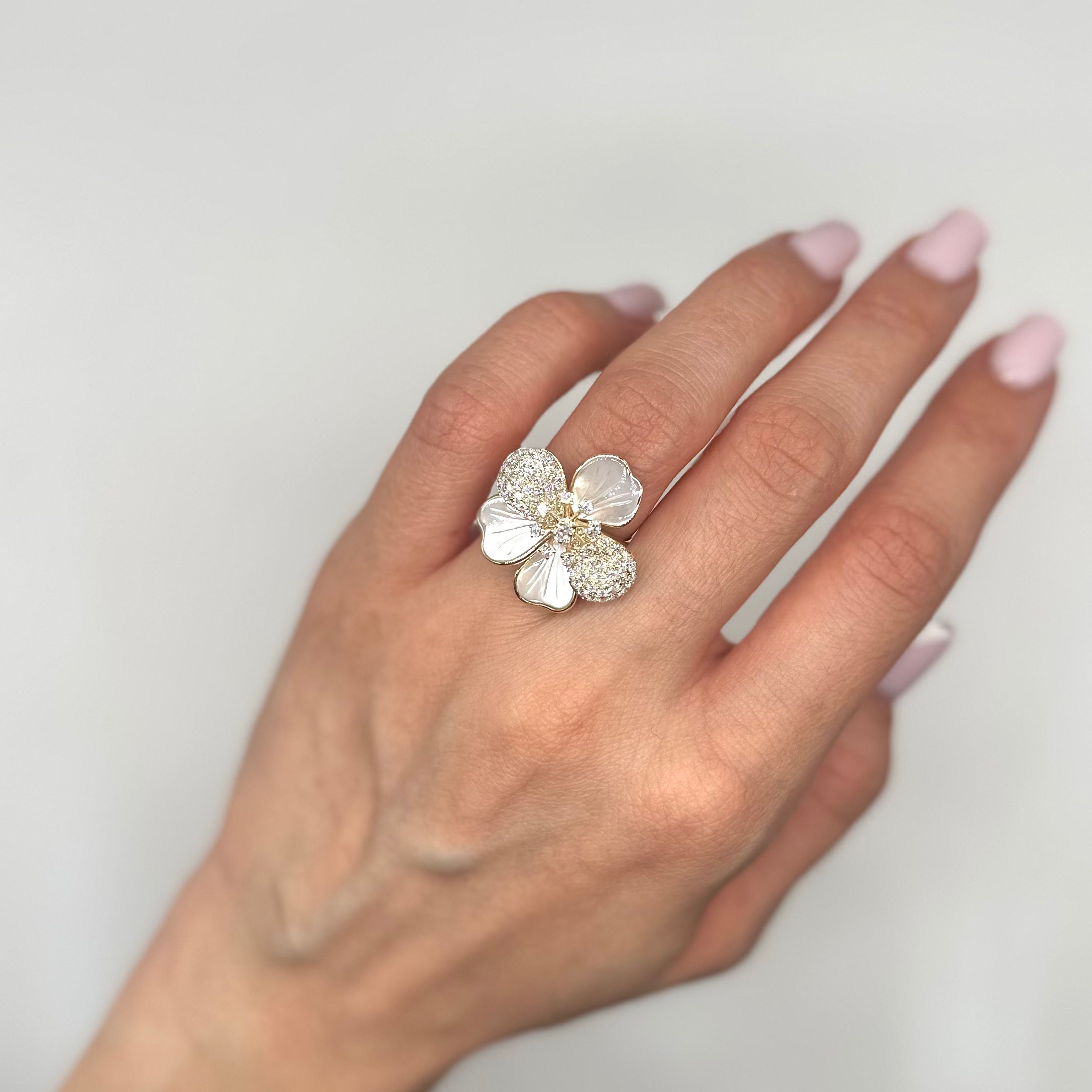 14K Yellow Gold 1.41 Ct Diamond & Mother-of-Pearl Floral Ring