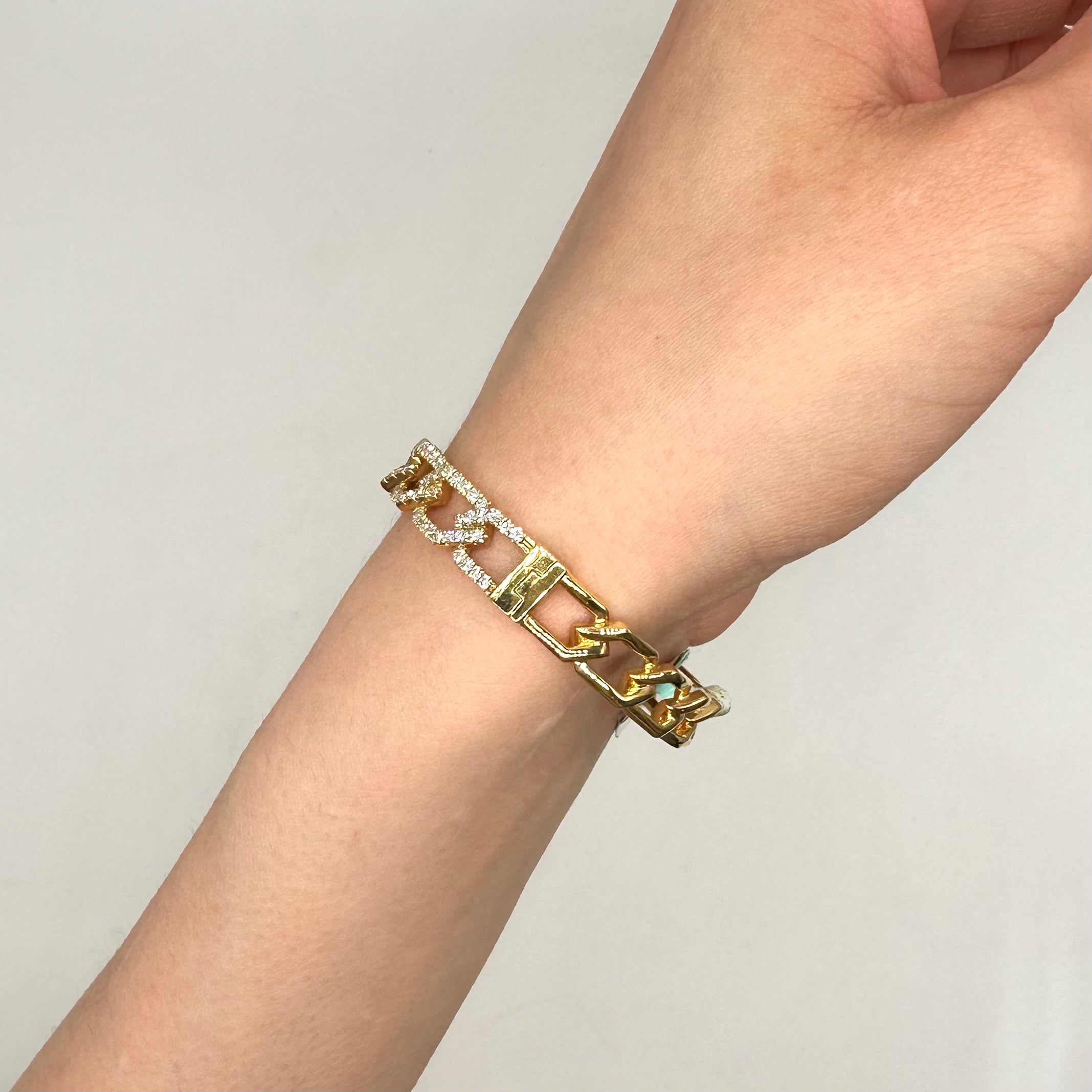18K Yellow Gold Diamond Link Bangle Bracelet – 2.05ct Round Diamonds DBAN028 GTTJ