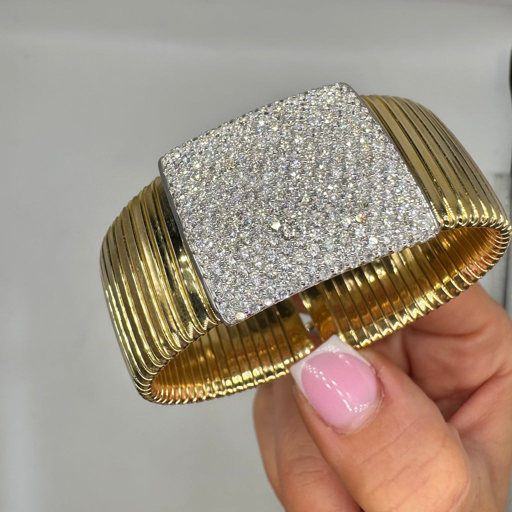 18K Yellow Gold Diamond Cuff Bracelet – 5.21CT Round Diamonds DB0082 SITJ