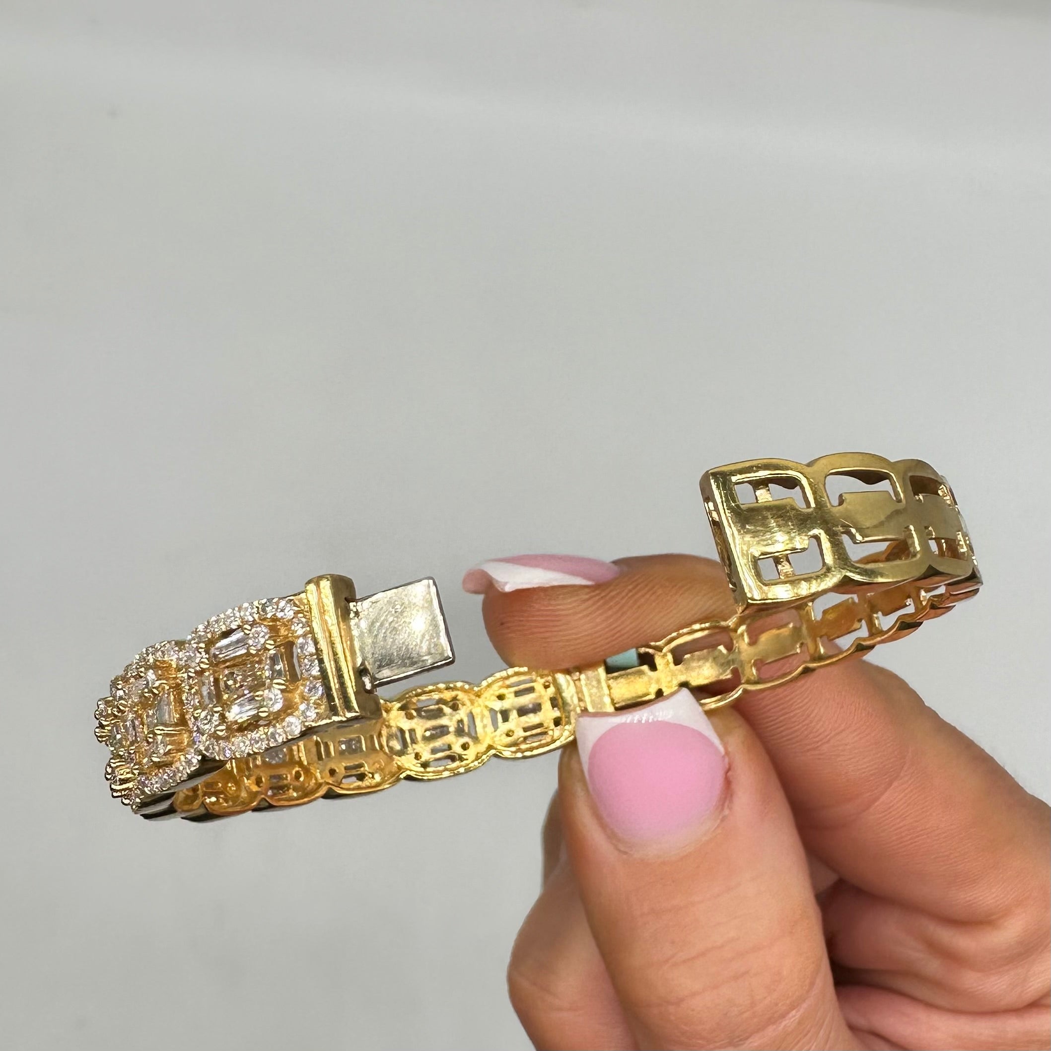 18K Yellow Gold Diamond Bangle Bracelet – 3.98CT Emerald & Round Cut Diamonds DB069 GEJJ