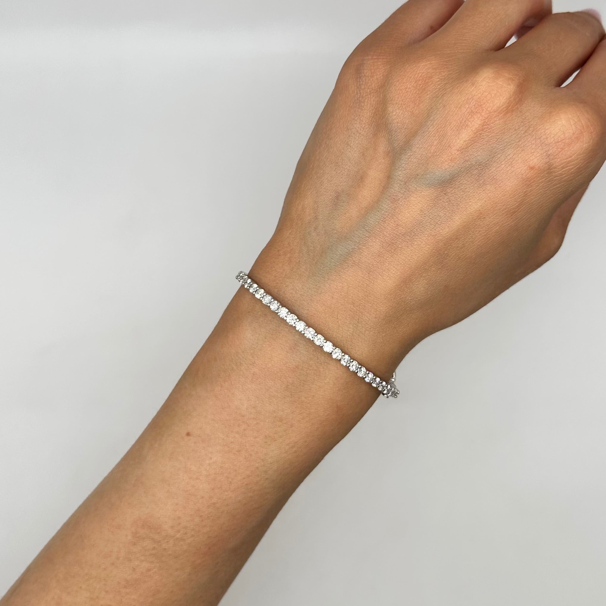 14K White Gold 2.48CT Diamond Bangle Bracelet DBAN032 GJJJ