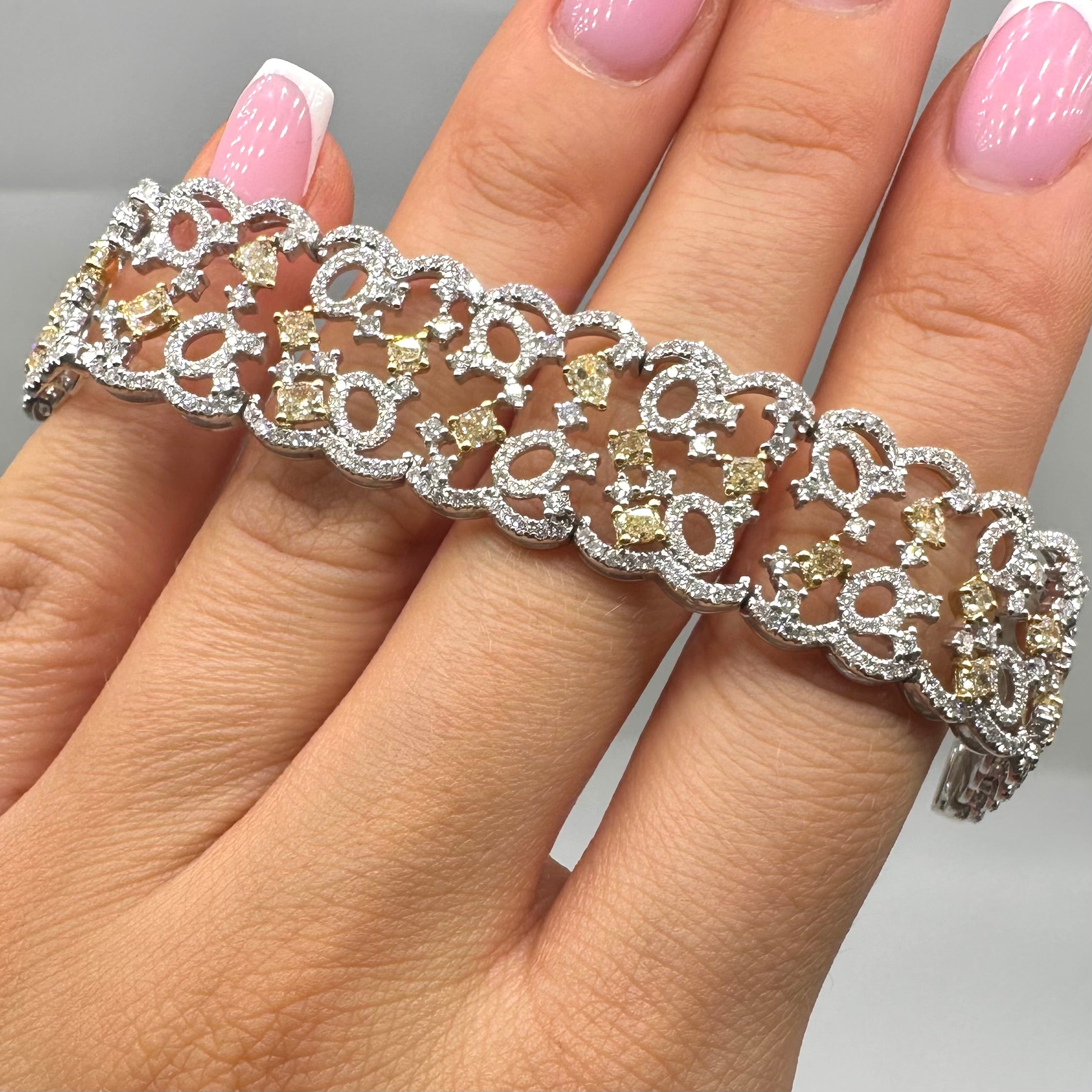18K White Gold Yellow & White Diamond Bracelet – 9.92 CT Total Diamond Weight DB0031 LIJJ