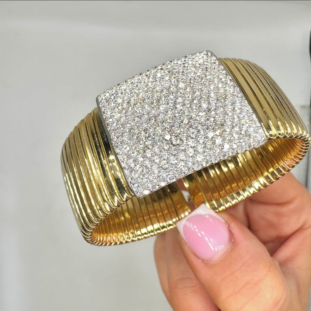 18K Yellow Gold Diamond Cuff Bracelet – 5.21CT Round Diamonds DB0082 SITJ