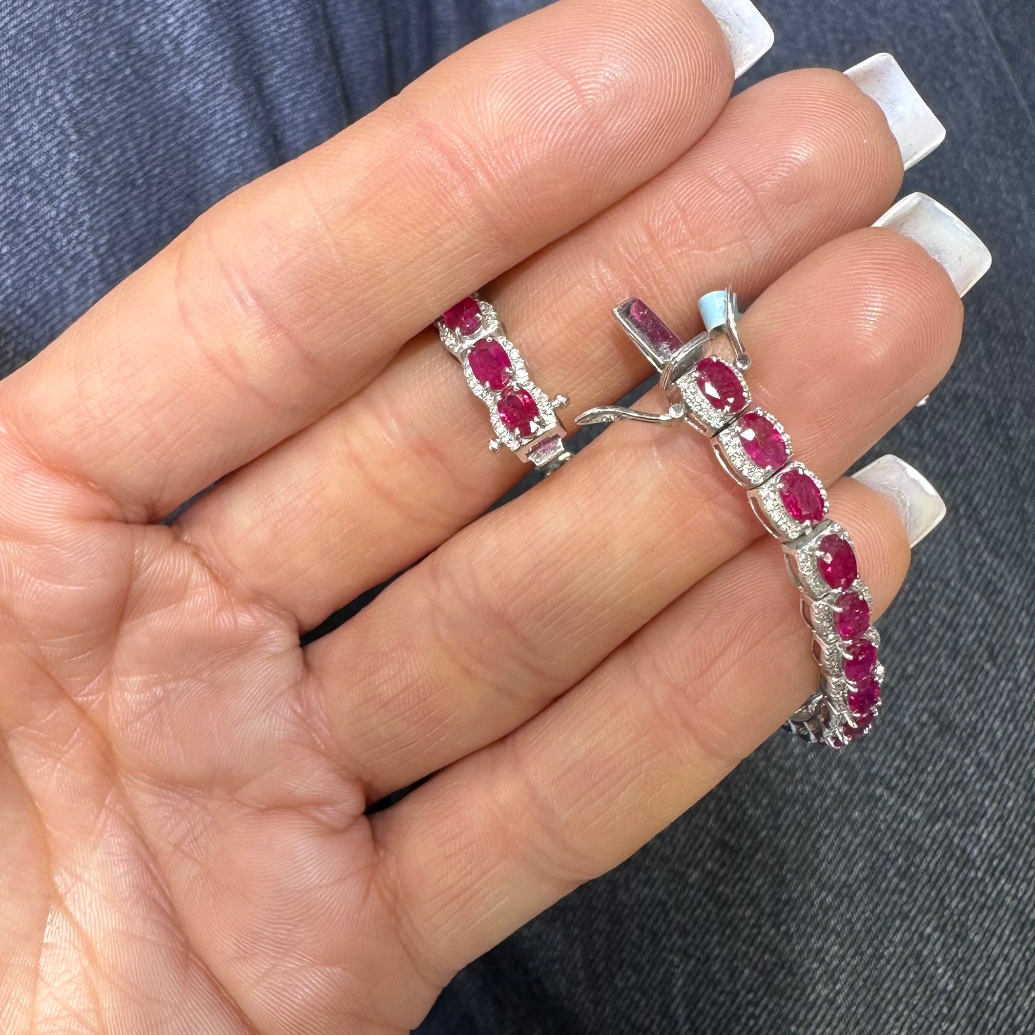 18Kt White Gold Bracelet 9.30ct Natural Rubies with 1.01ct Natural Diamonds. RDB009 GEZJ