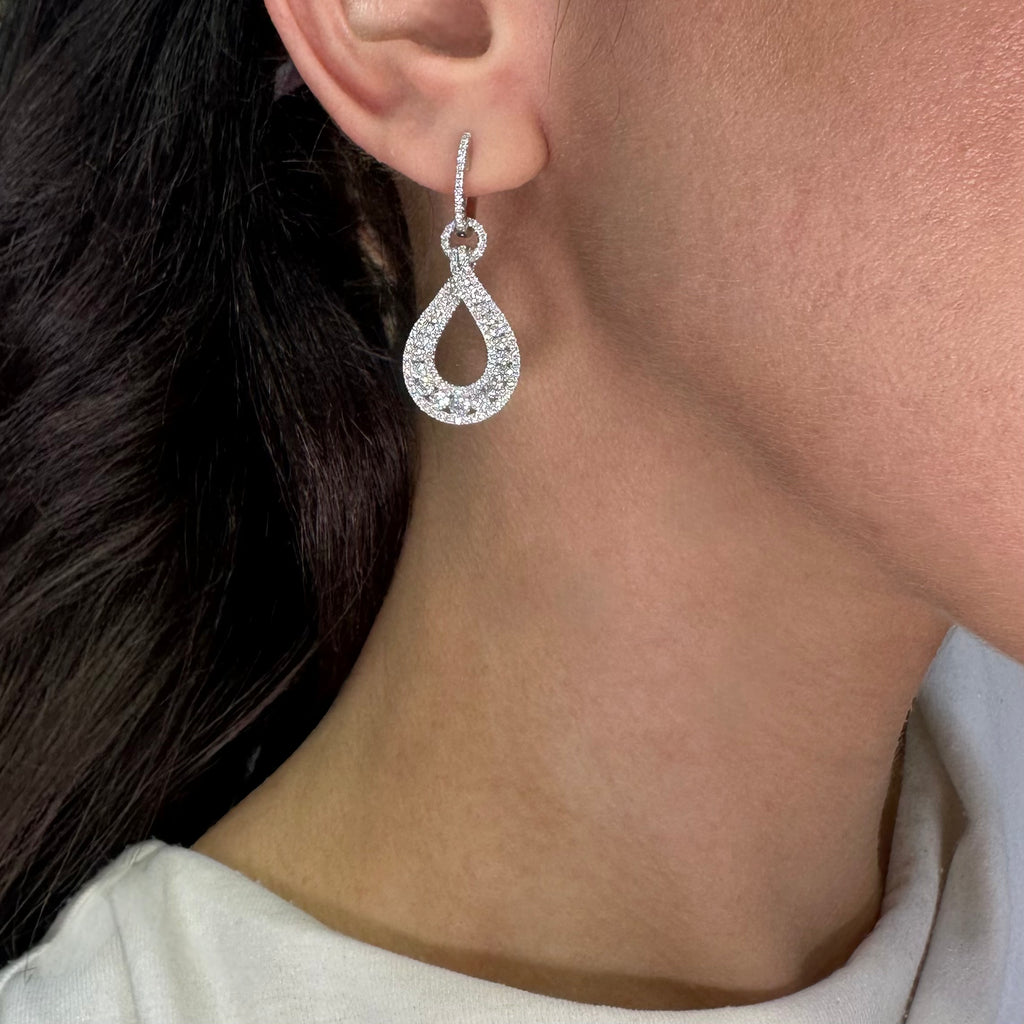 18K White Gold Diamond Drop Earrings – 2.26ct DIER0120 GGTJ