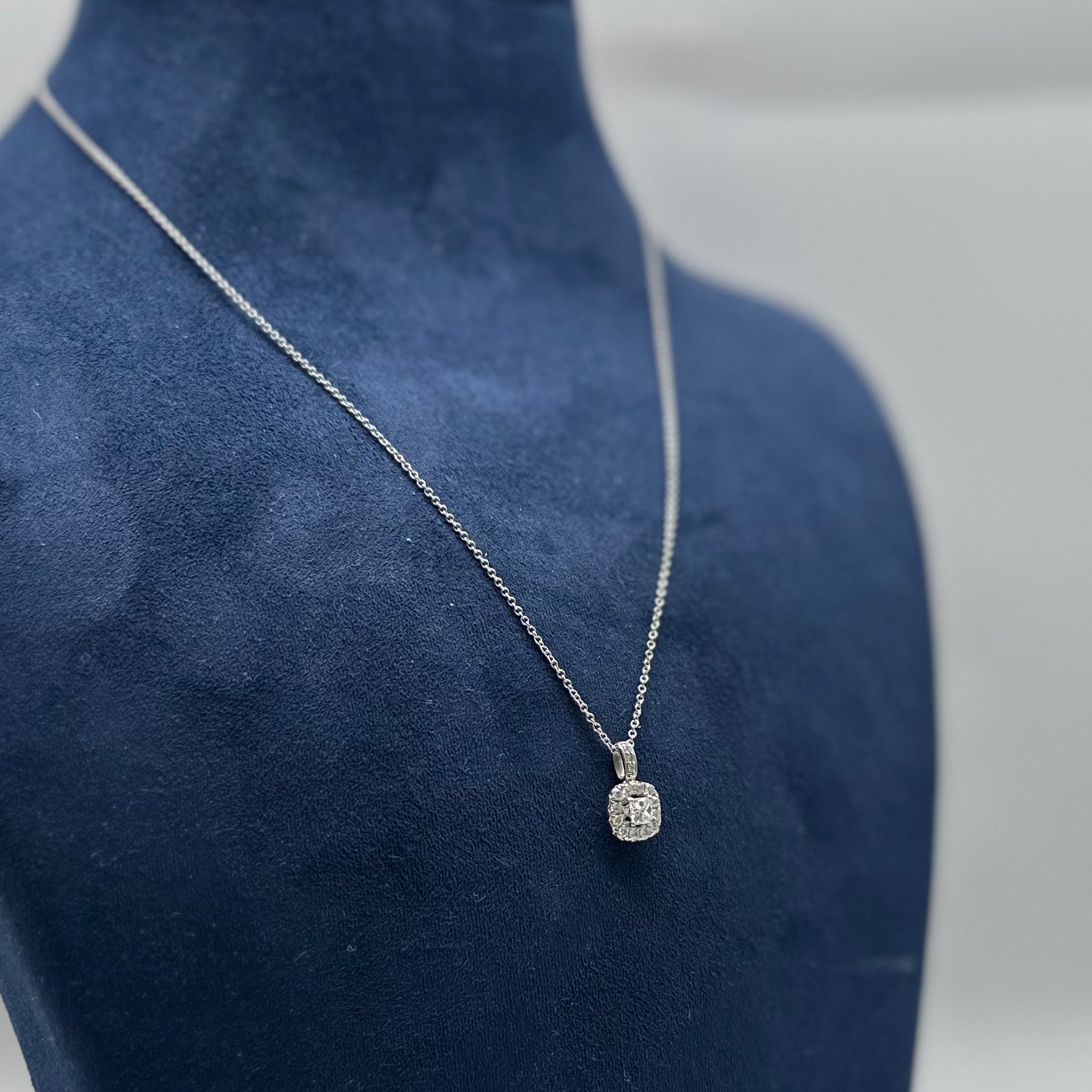 14K White Gold Diamond Pendant Necklace – 0.30 CT Total Diamonds GTJ
