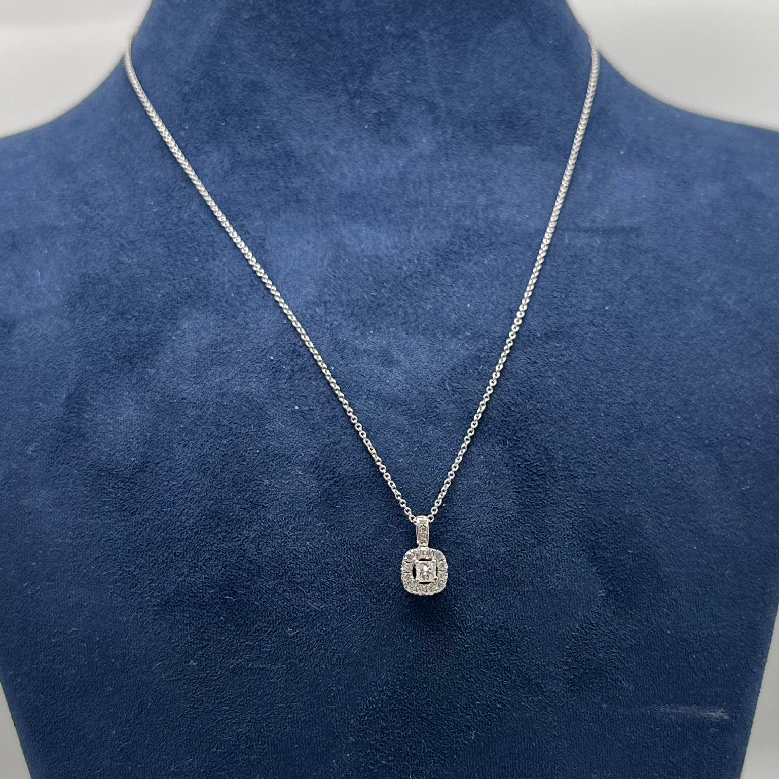 14K White Gold Diamond Pendant Necklace – 0.30 CT Total Diamonds GTJ