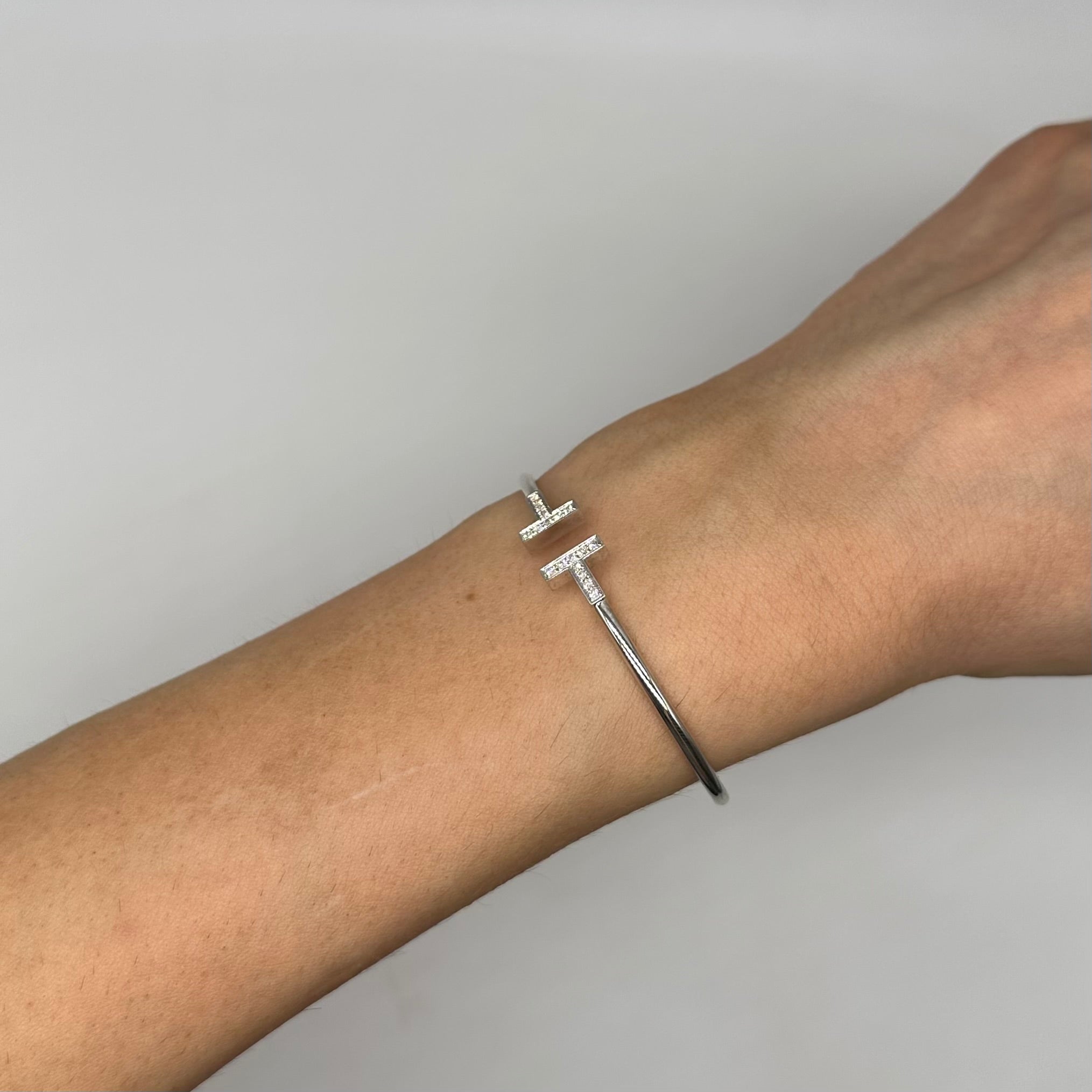18K White Gold Diamond Cuff Bracelet – 0.20 CT Diamonds DC-BNG12699-9