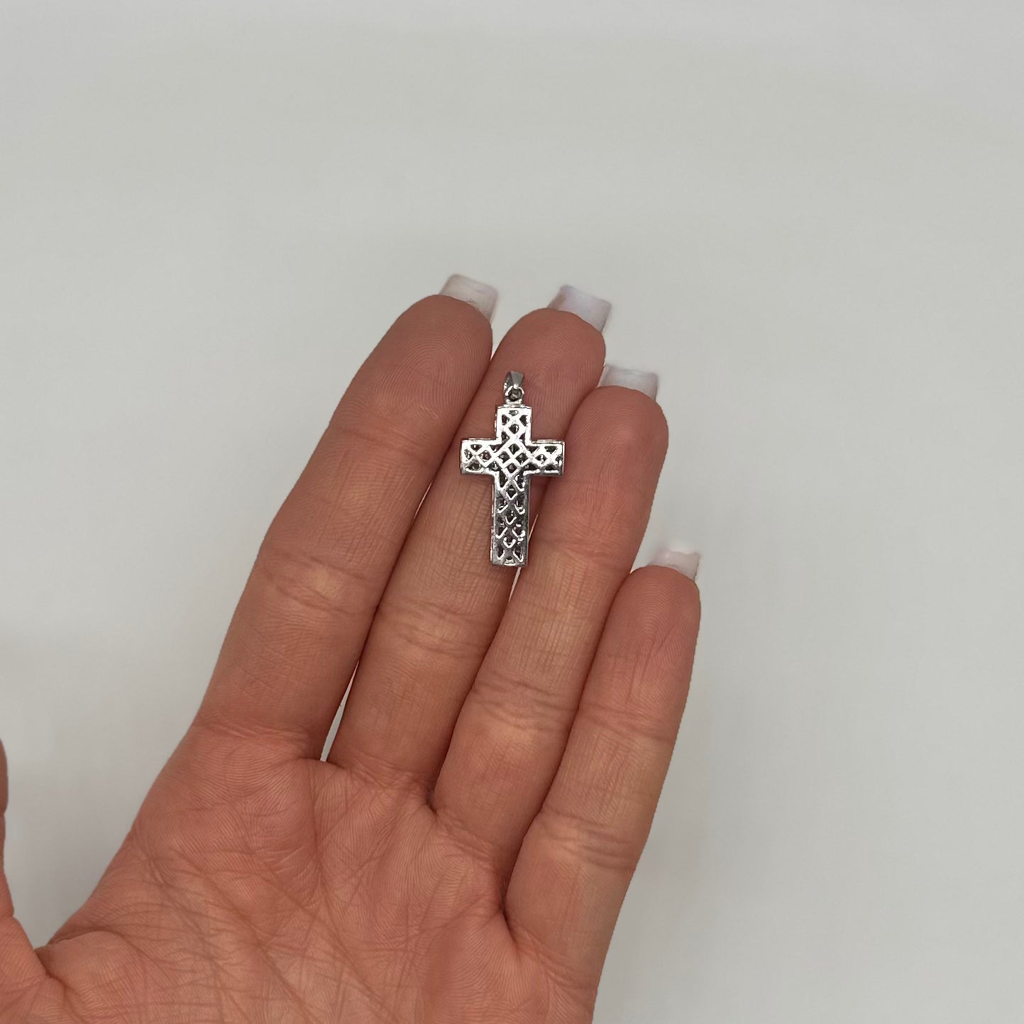 18K White Gold Diamond Pendant – 1.58 CT Total Diamonds P0359