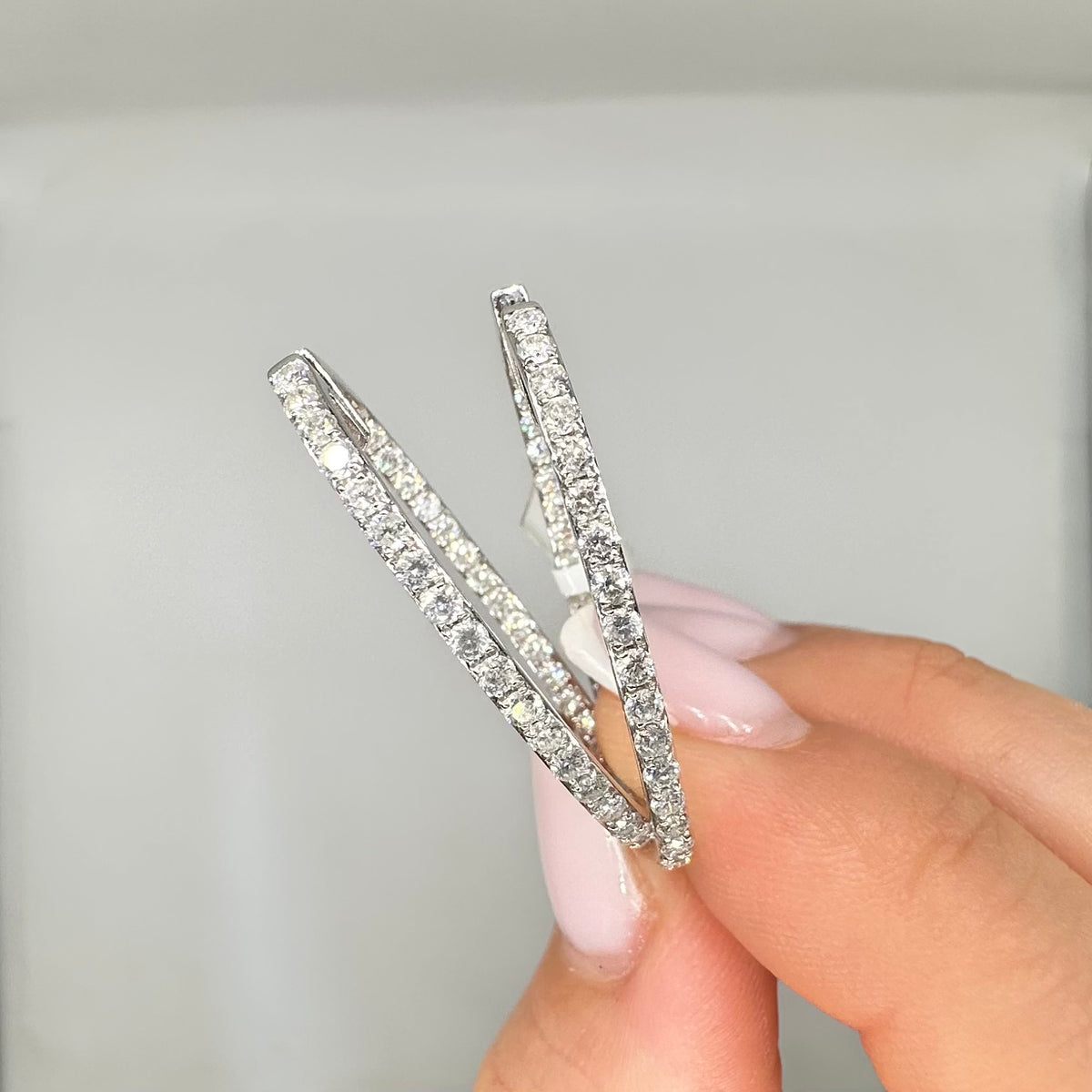 18K White Gold 2.35 Ct Diamond Hoop Earrings