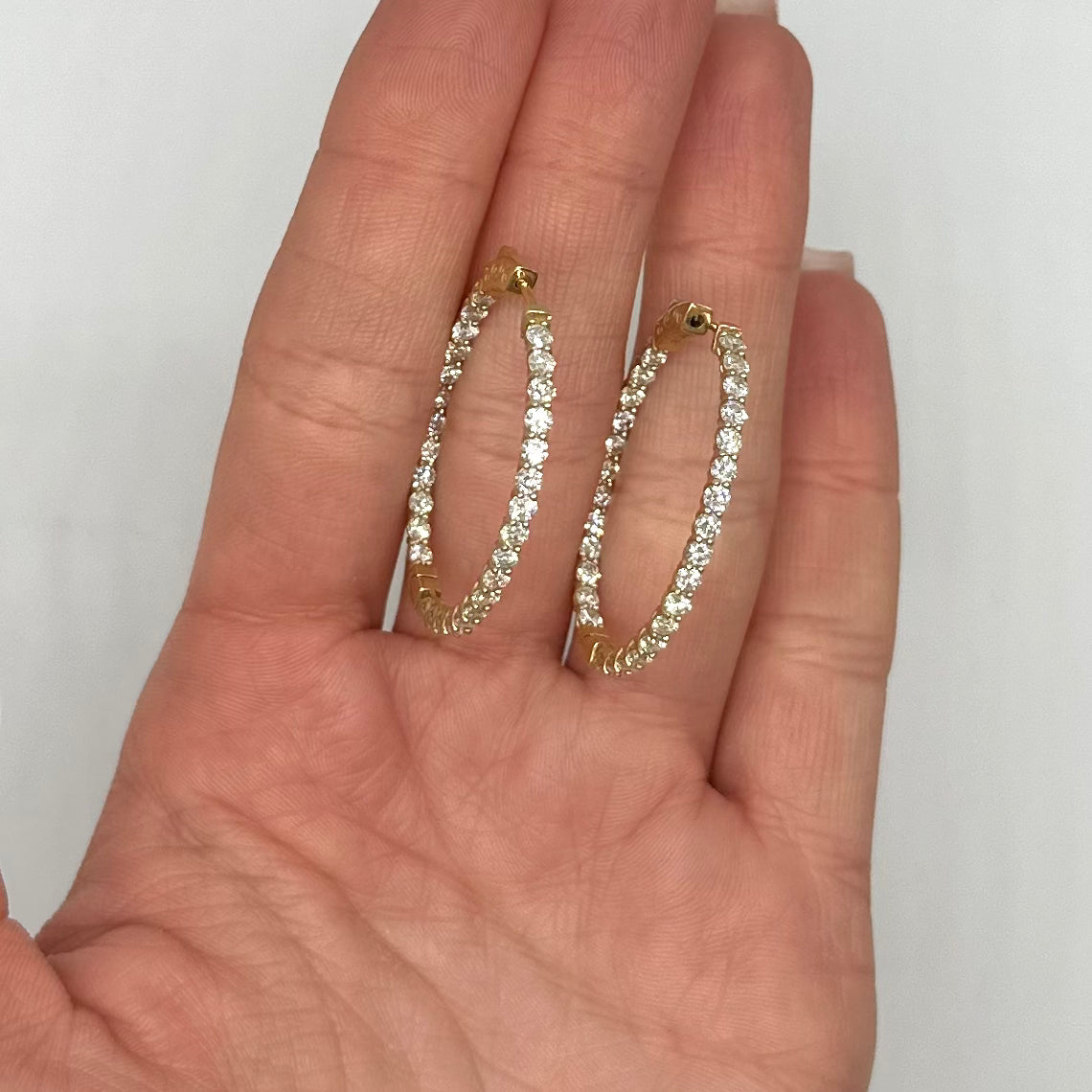 14K Yellow Gold 3.66 Ct Round Diamond Oval Hoop Earrings