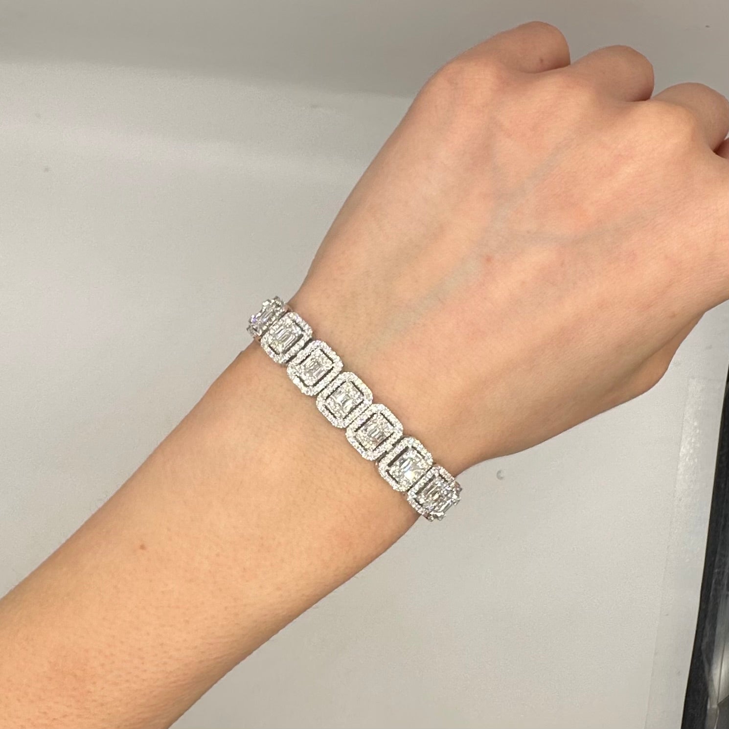18K White Gold Diamond Bracelet – 8.61 CT DB0035 SNJJ