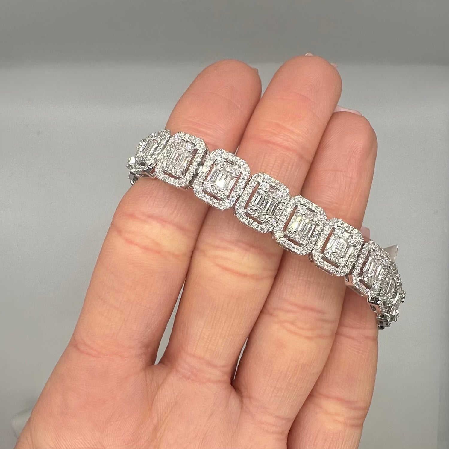 18K White Gold Diamond Bracelet – 8.61 CT DB0035 SNJJ