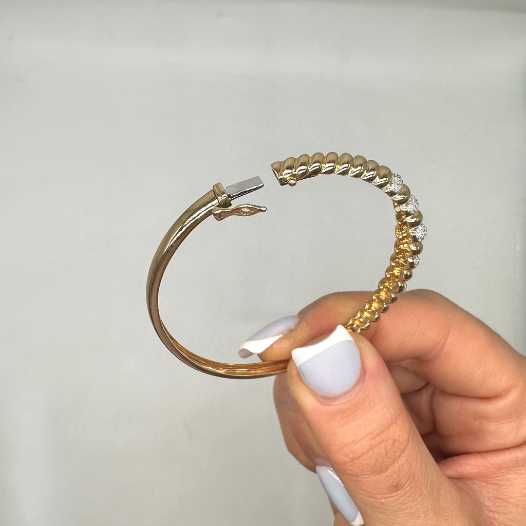 14K Yellow Gold Pavé Diamond Bangle Bracelet – 0.55CT JJG0050-003