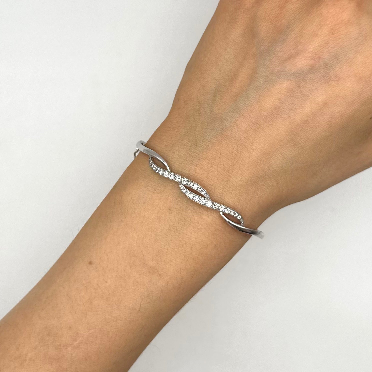 14K White Gold Diamond Bangle Bracelet – 0.75CT DBAN016 ETJ