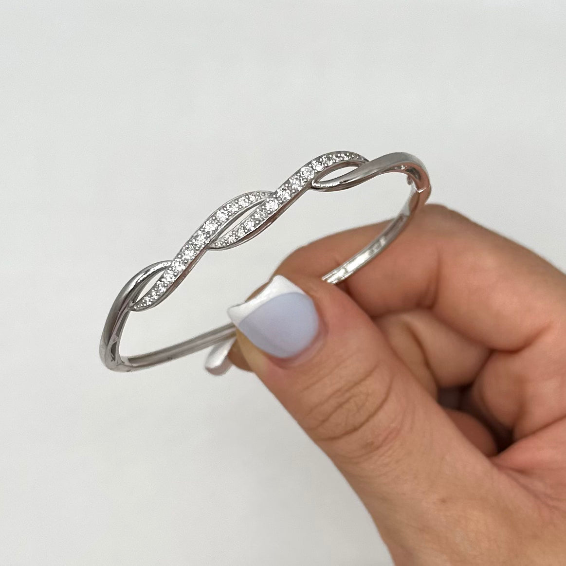 14K White Gold Diamond Bangle Bracelet – 0.75CT DBAN016 ETJ