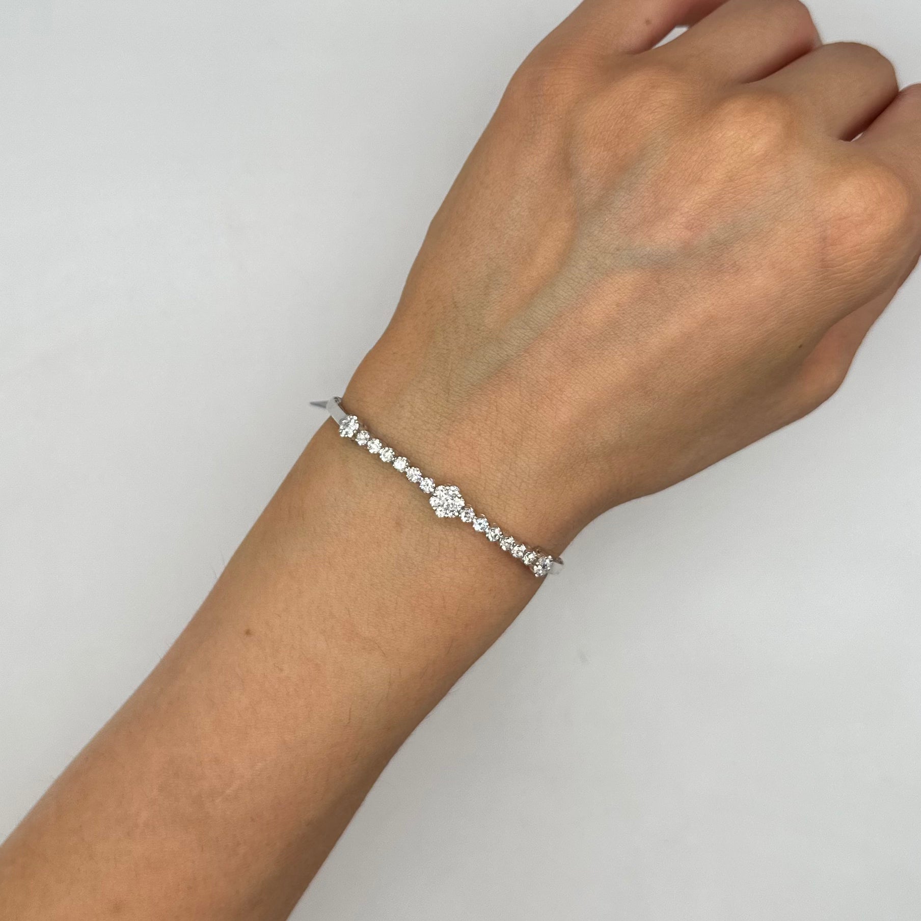 18K White Gold Diamond Bracelet – 1.38 CT PJB4031