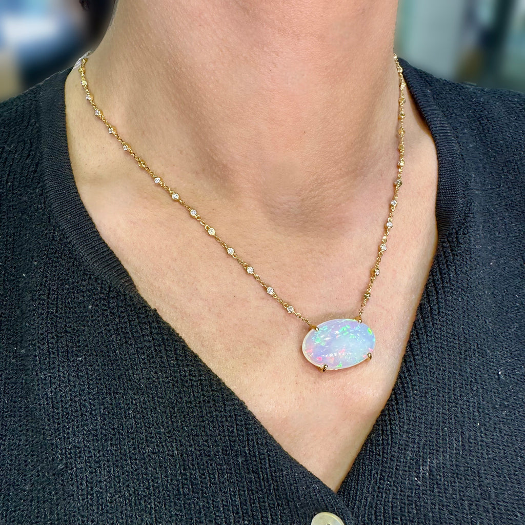 18K Yellow Gold Pendant Necklace with 15.02ct Opal & 1.40ct Diamonds COLN0052 GNJJ