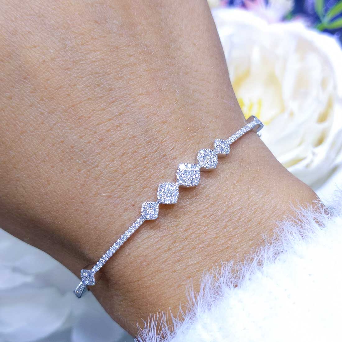 14K White Gold Diamond Bangle with 0.78CT Round Diamonds YKB00063