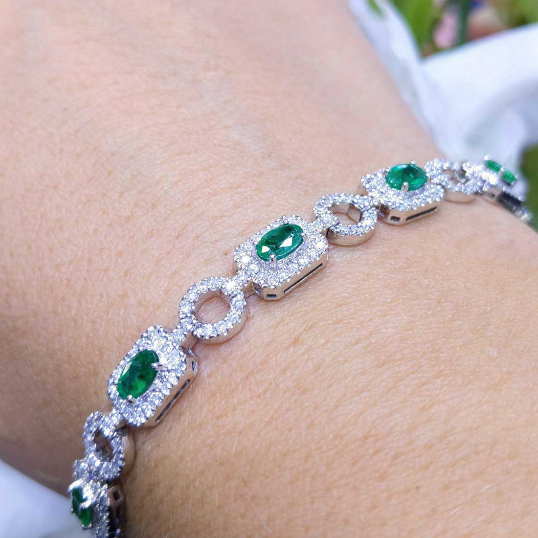 18K White Gold Emerald & Diamond Bracelet – 4.10CT | EMDB03