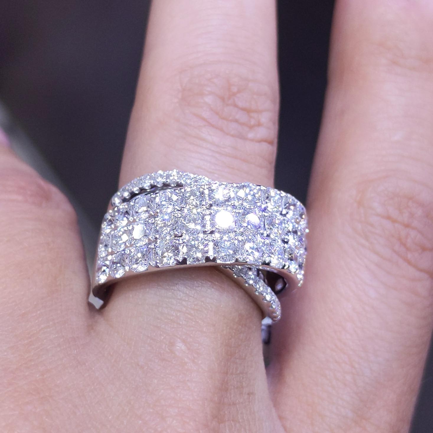 18K White Gold Diamond Statement Ring – 3.85CT E-F/VS1-VS2 | DR025
