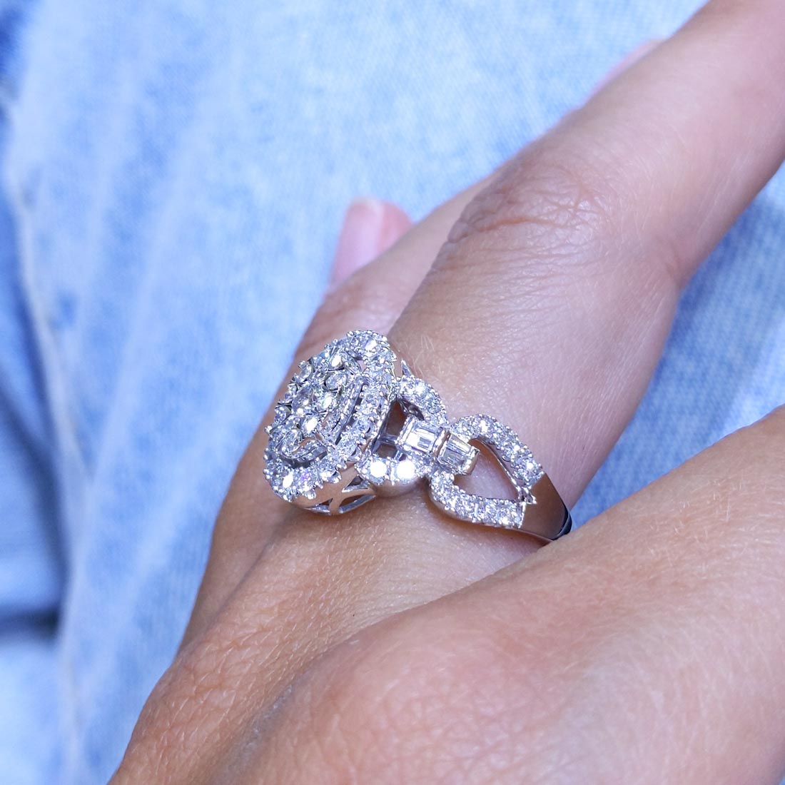 14K White Gold Round & Baguette Diamond Ring – 1.00CT F-G/SI | DR141