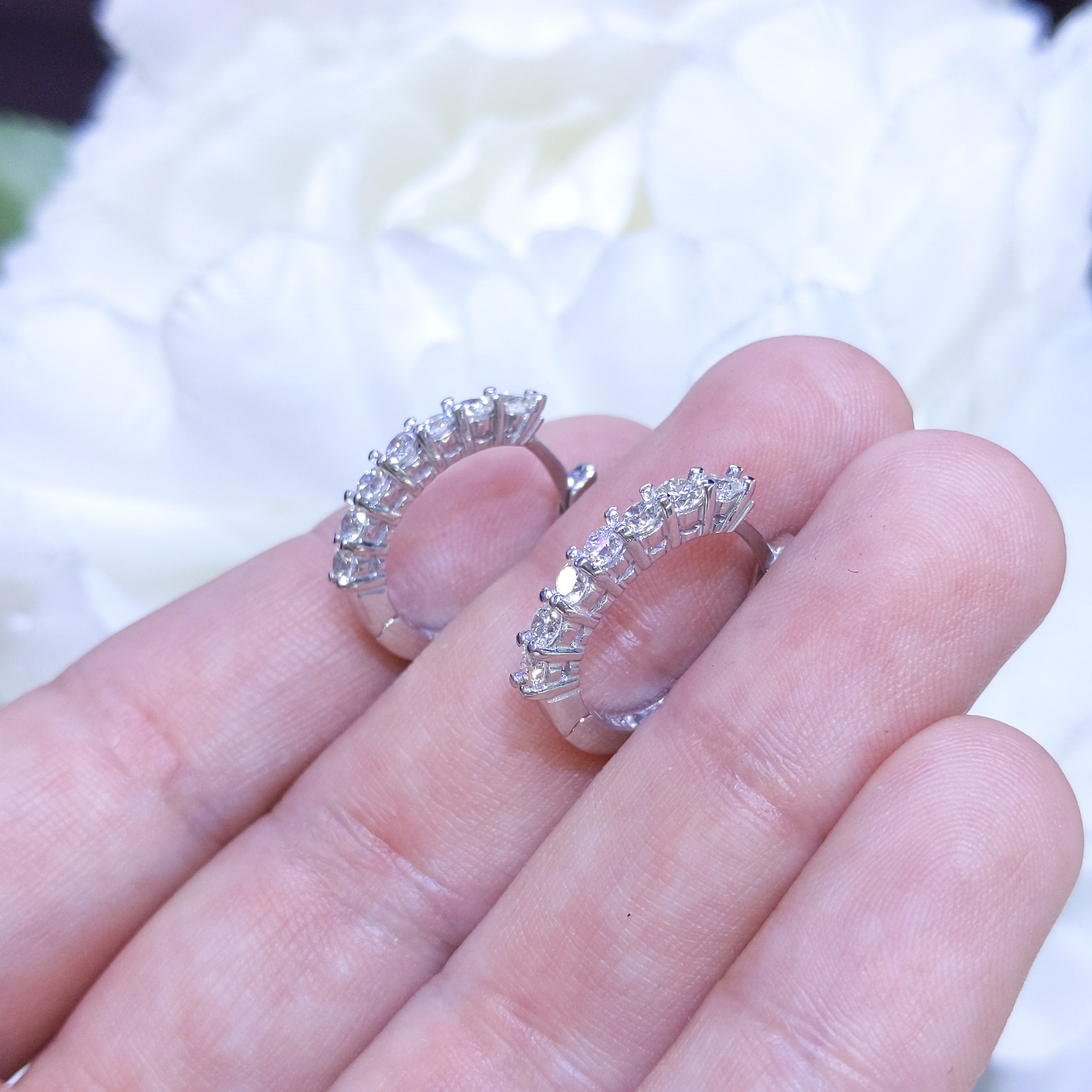14KT White Gold Diamond Hoop Earrings – 1.10CT Total Diamond Weight | DIER148