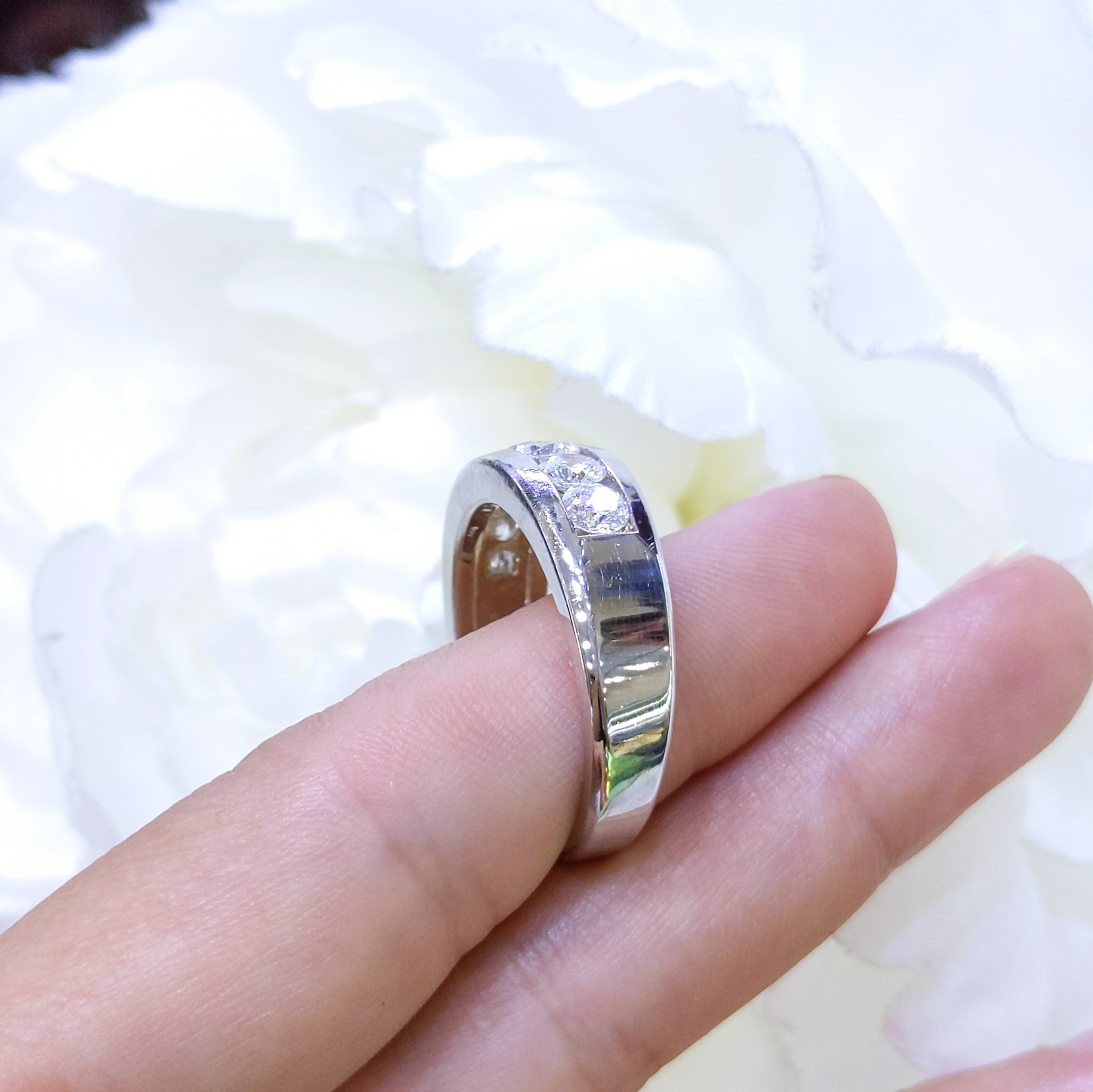 14K White Gold Round Diamond Band – 2.00CT G-H/SI | WB173