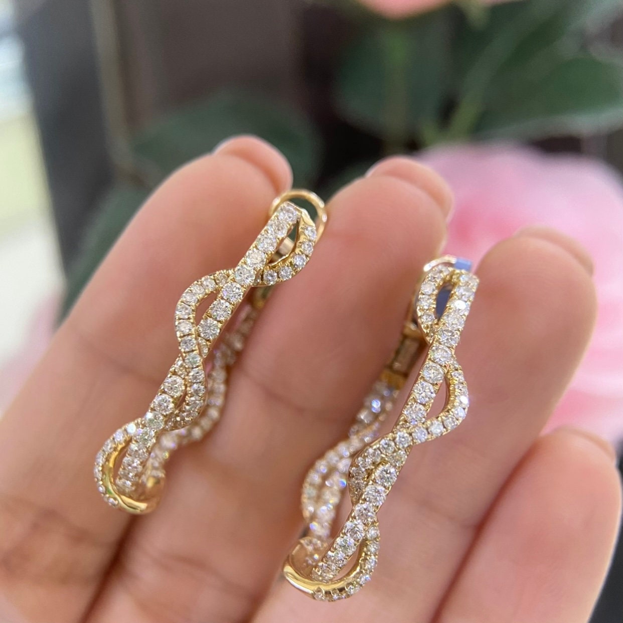 14K Yellow Gold Twist Oval Hoop Earrings 2.75ct in Natural Diamonds. (etsy image id: 4913020816)