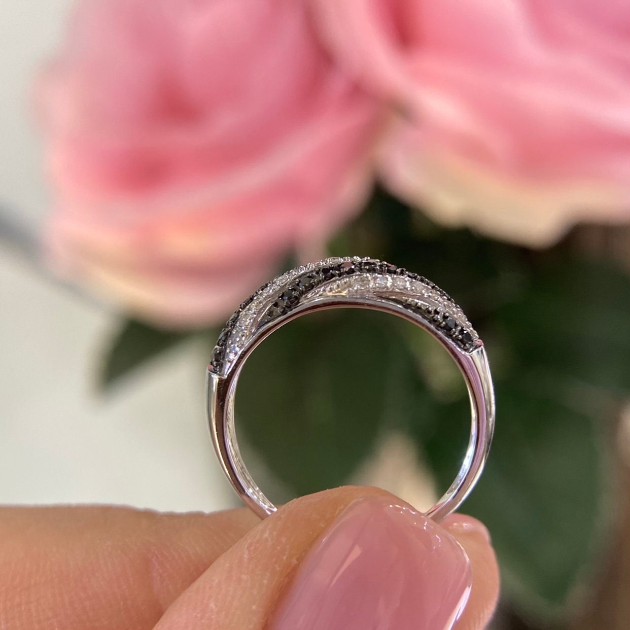 14K White Gold with 0.32ct in Black and White  Diamonds . N540DD4WG (etsy image id: 4961993112)
