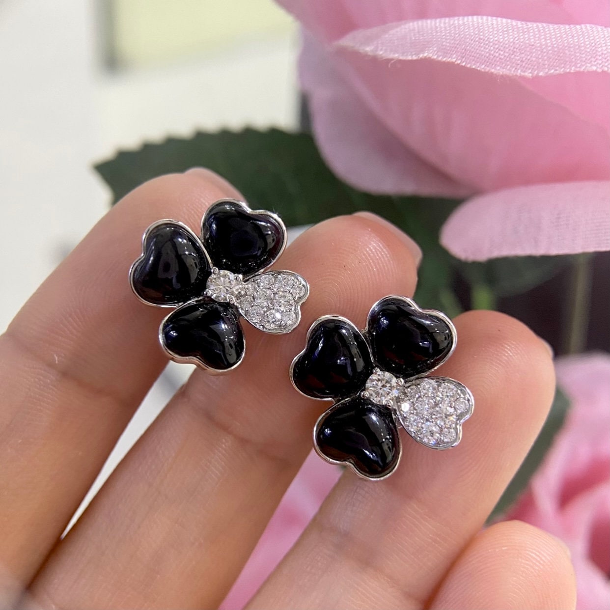 18K Flower Style 0.60ct Natural Diamonds Earrings. LN352BY TGT (etsy image id: 5007466194)