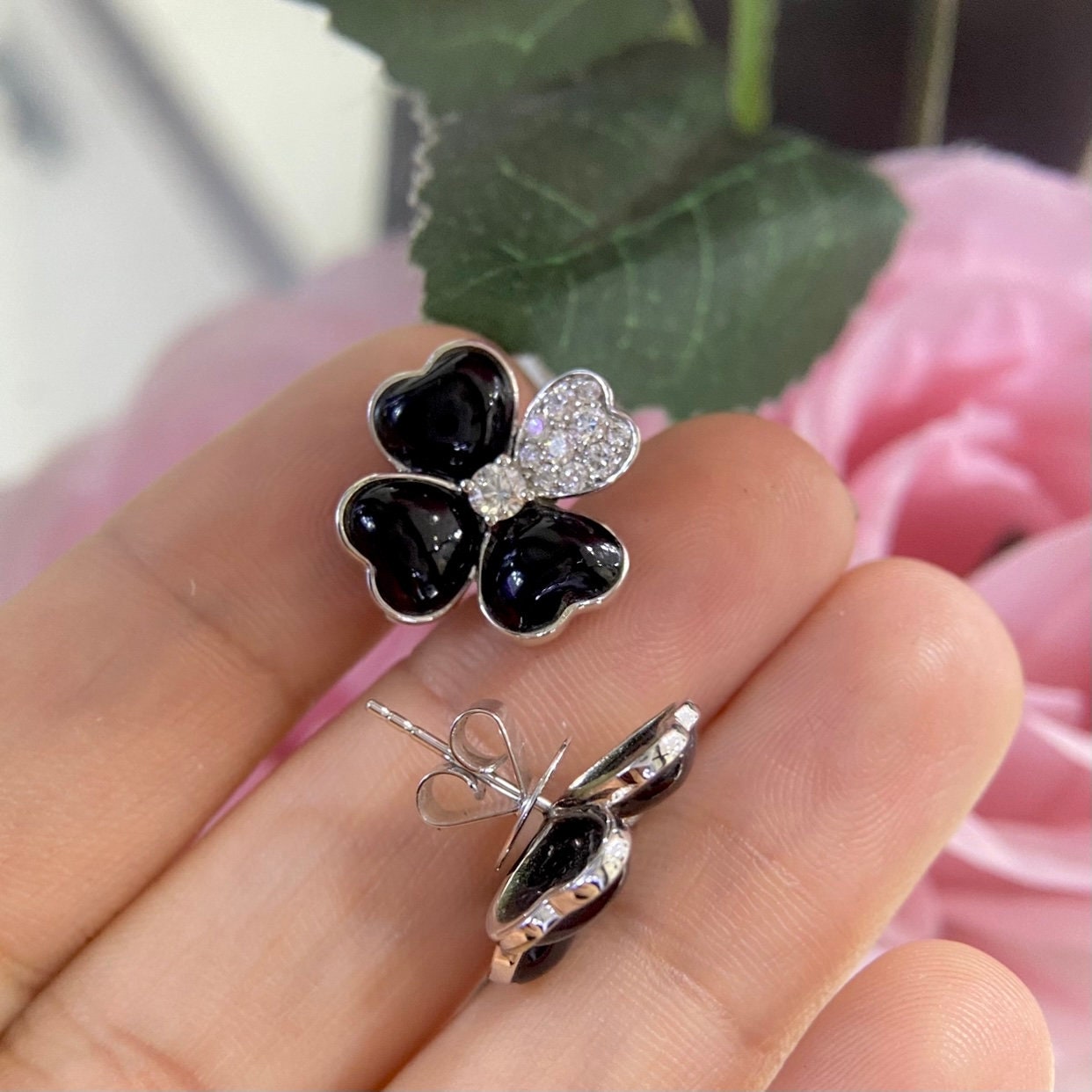 18K Flower Style 0.60ct Natural Diamonds Earrings. LN352BY TGT (etsy image id: 5007466198)