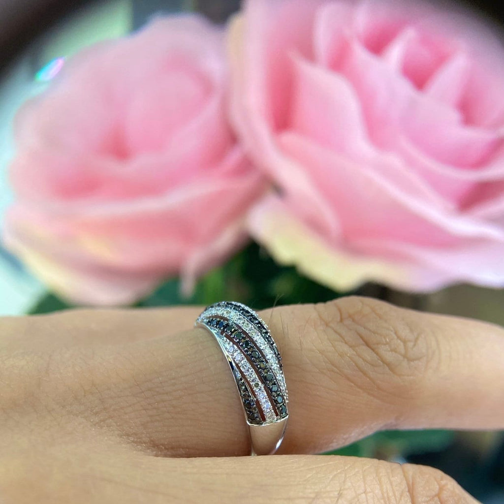 14K White Gold with 0.32ct in Black and White  Diamonds . N540DD4WG (etsy image id: 5010257025)