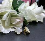 18kt Yellow Gold Mother of Pearls Earrings. 20mm. __etsy:5466978187