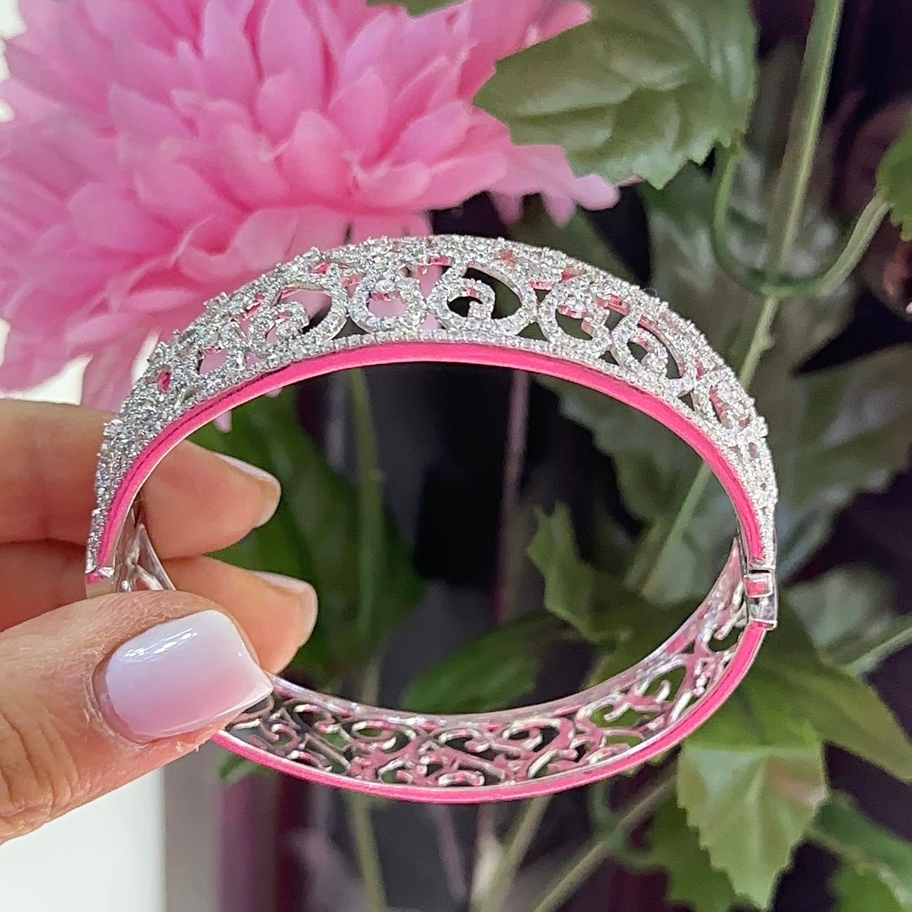 14K White Gold Diamond Bangle Bracelet 5.51ct Natural cut Diamonds G ,VS2-SI ,prong setting (etsy image id: 5583080704)