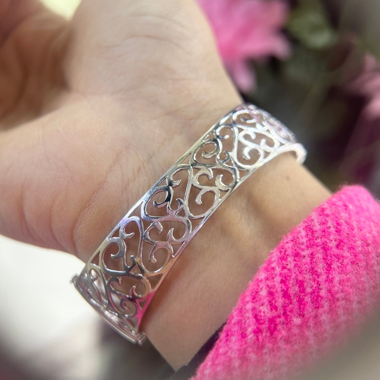 14K White Gold Diamond Bangle Bracelet 5.51ct Natural cut Diamonds G ,VS2-SI ,prong setting (etsy image id: 5631187513)