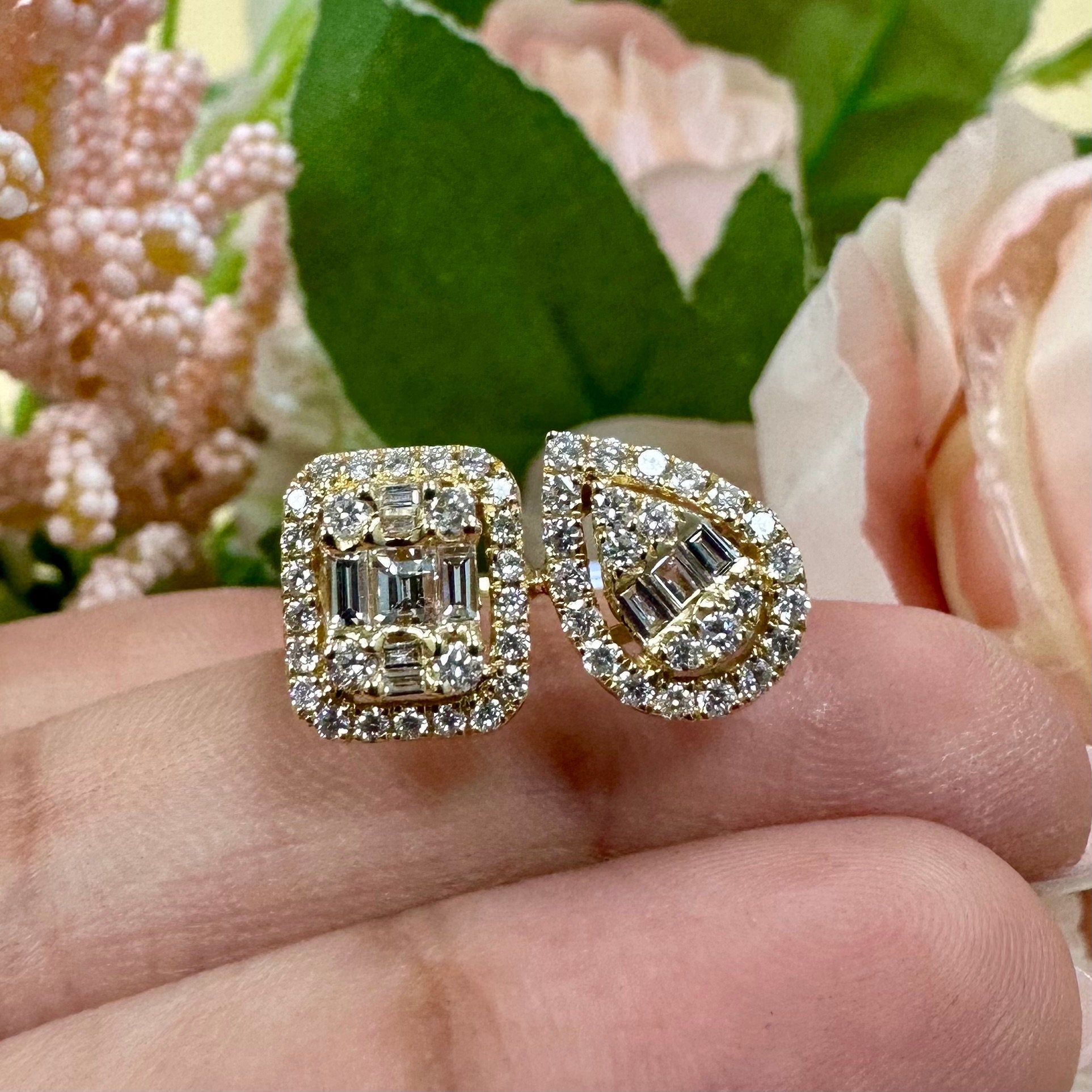 Elegant 14kt Yellow Gold Ring with Round and Baguette Natural Diamonds (etsy image id: 5663572608)