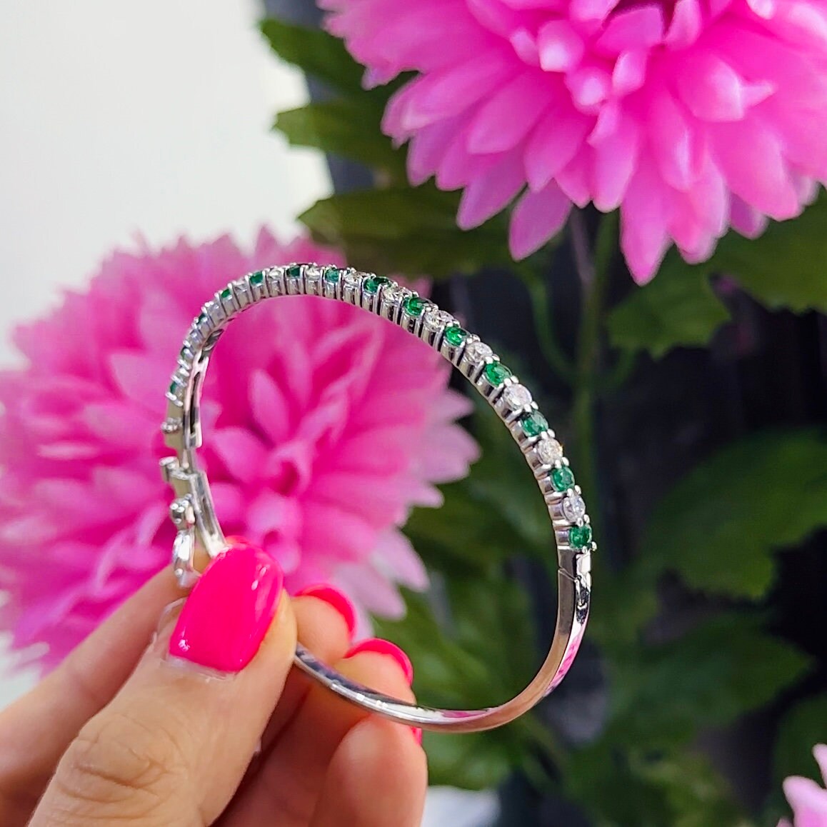 Alternating Round Cut Diamond and Round Cut Emerald White Gold Bangle __etsy:5772339895