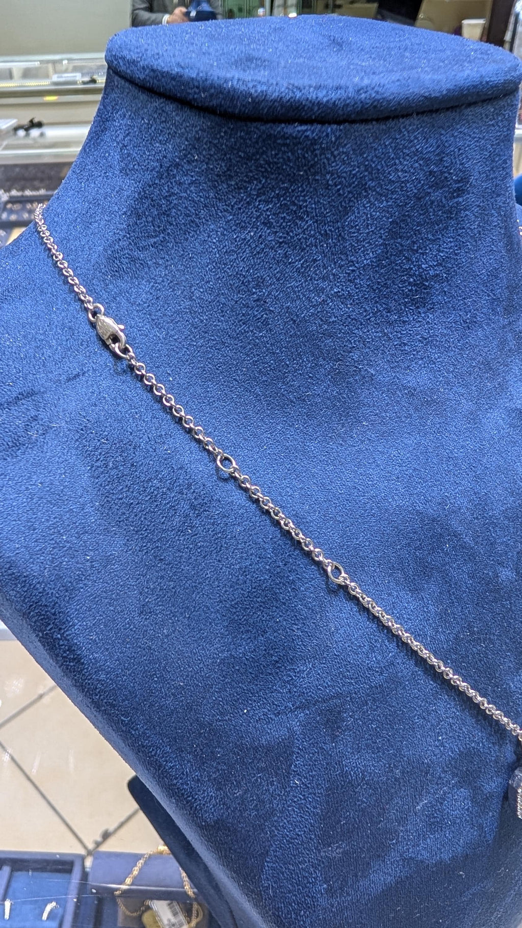 14Kt White Gold  Diamond Pendant with 2.03ct Lab Diamond,G color ,VS1 clarity with 0.45ct diamonds on the sides (etsy image id: 6597068737)