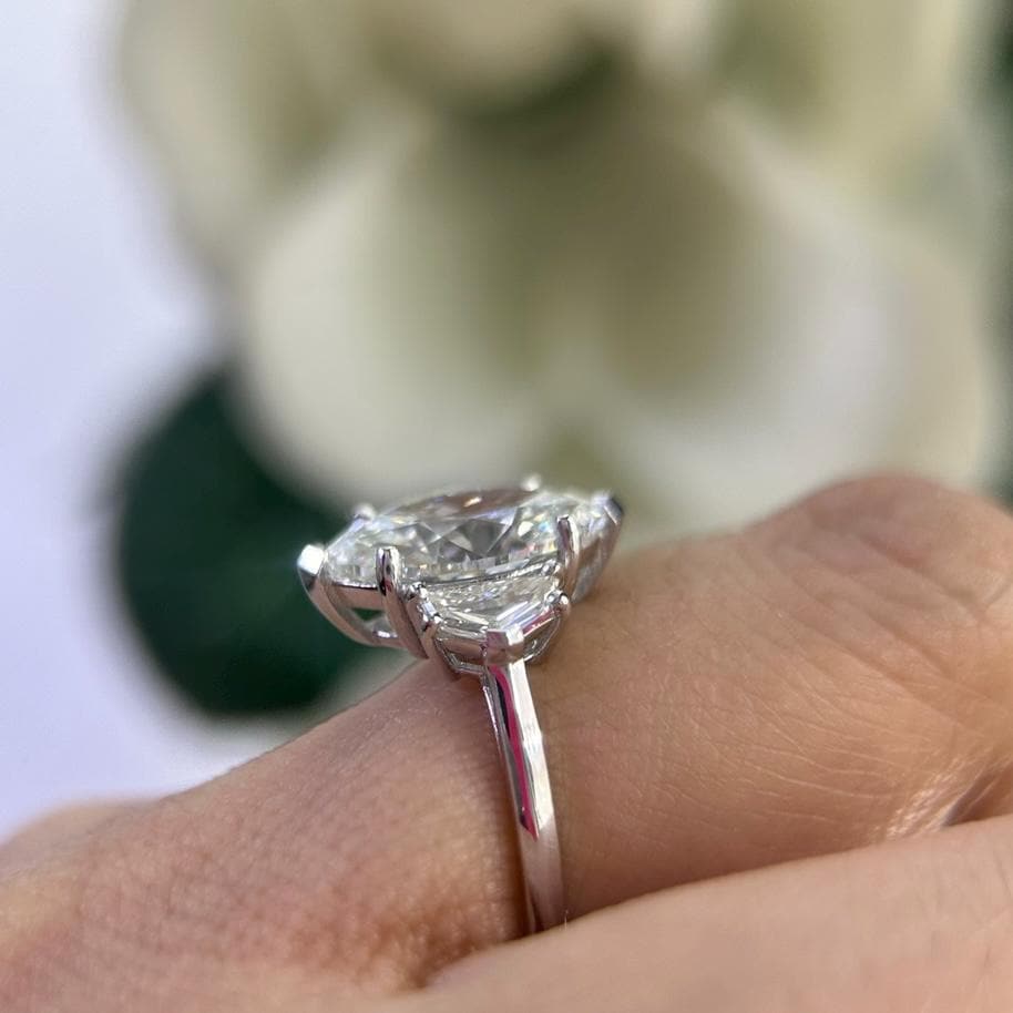 Platinum Ring GIA Certified Natural Diamond 3.51ct with 0.61ct diamonds as well. I color , SI2 Clarity. (etsy image id: 6686718106)