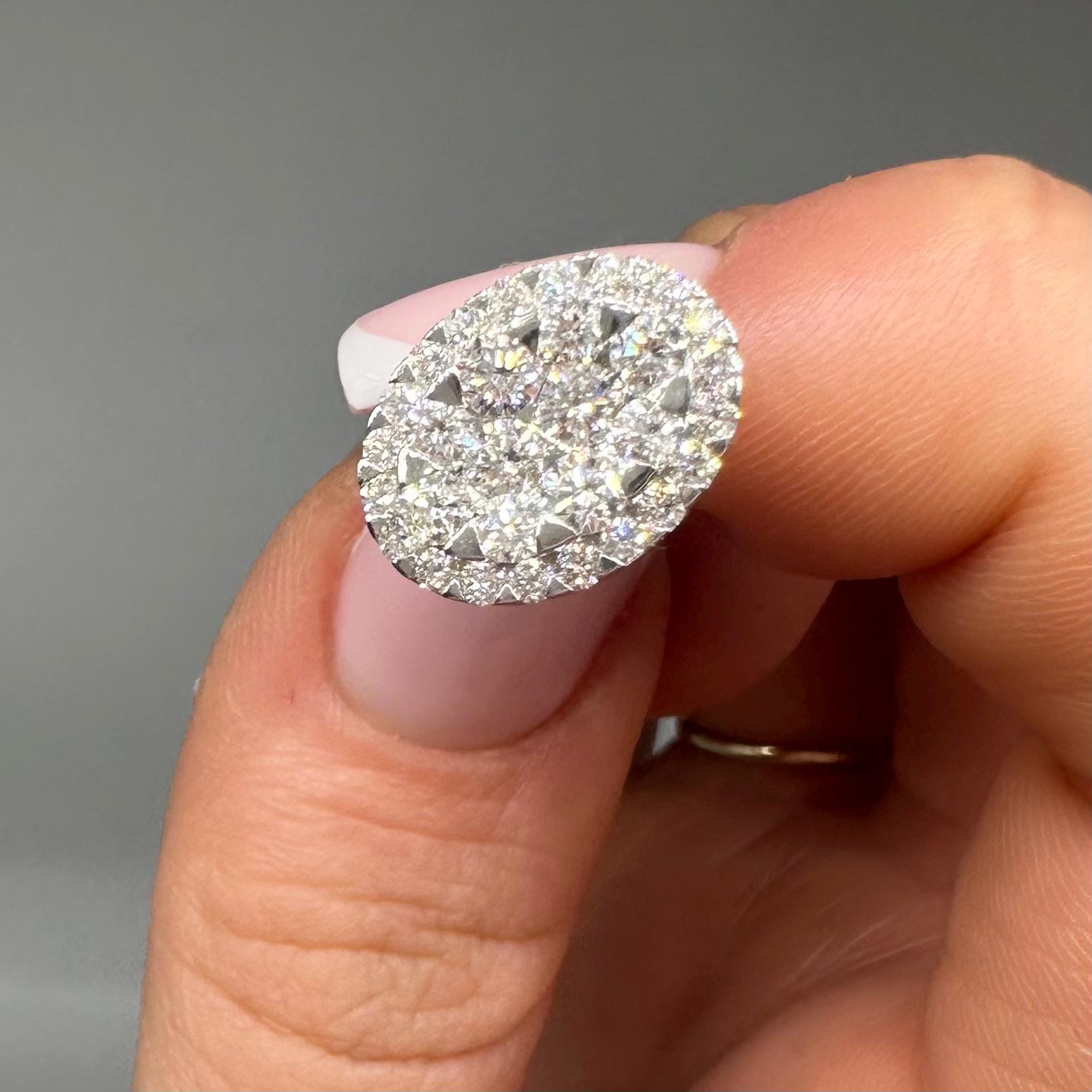 18kT White Gold Oval Diamond Earrings 2.76ct Round-Cut Natural Diamonds. DIERO168 GZTJ (etsy image id: 7835389243)