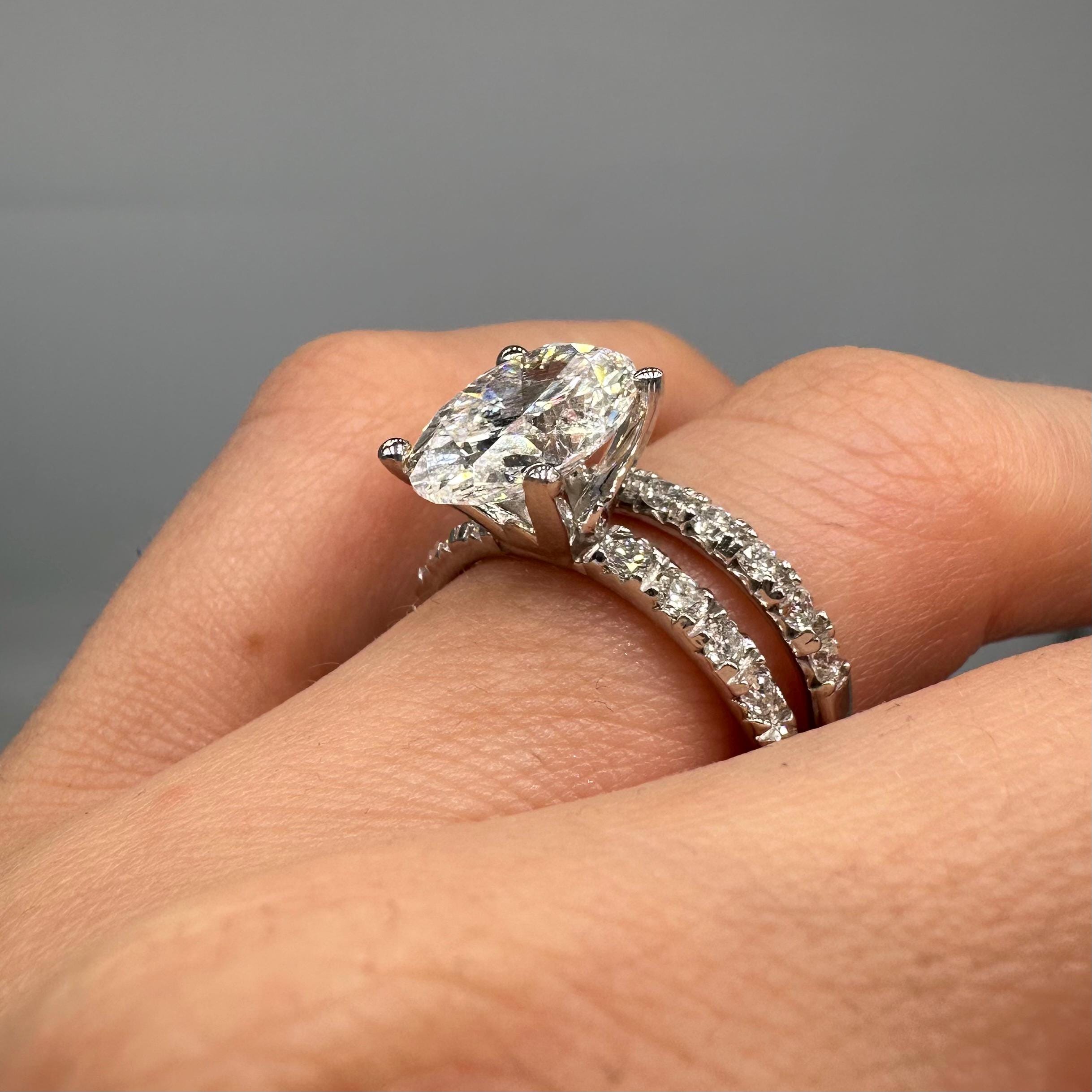 14KT White Gold Engagement Ring and Wedding Band Set, 4.08ct Oval Lab-Grown Diamond and 1.40ct Natural Round Diamonds. OVER027 GIJJ __etsy:7860885403
