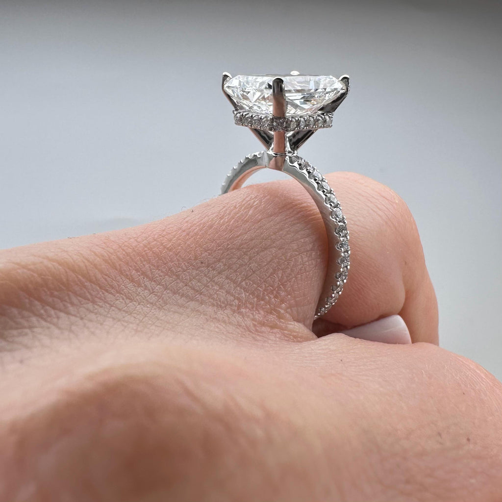 18KT White Gold Ring with 5.07ct Radiant Lab-Grown Diamond (IGI Certified) and 0.57ct Total Natural Round Diamonds. RADER019 GJJJ __etsy:7861154449