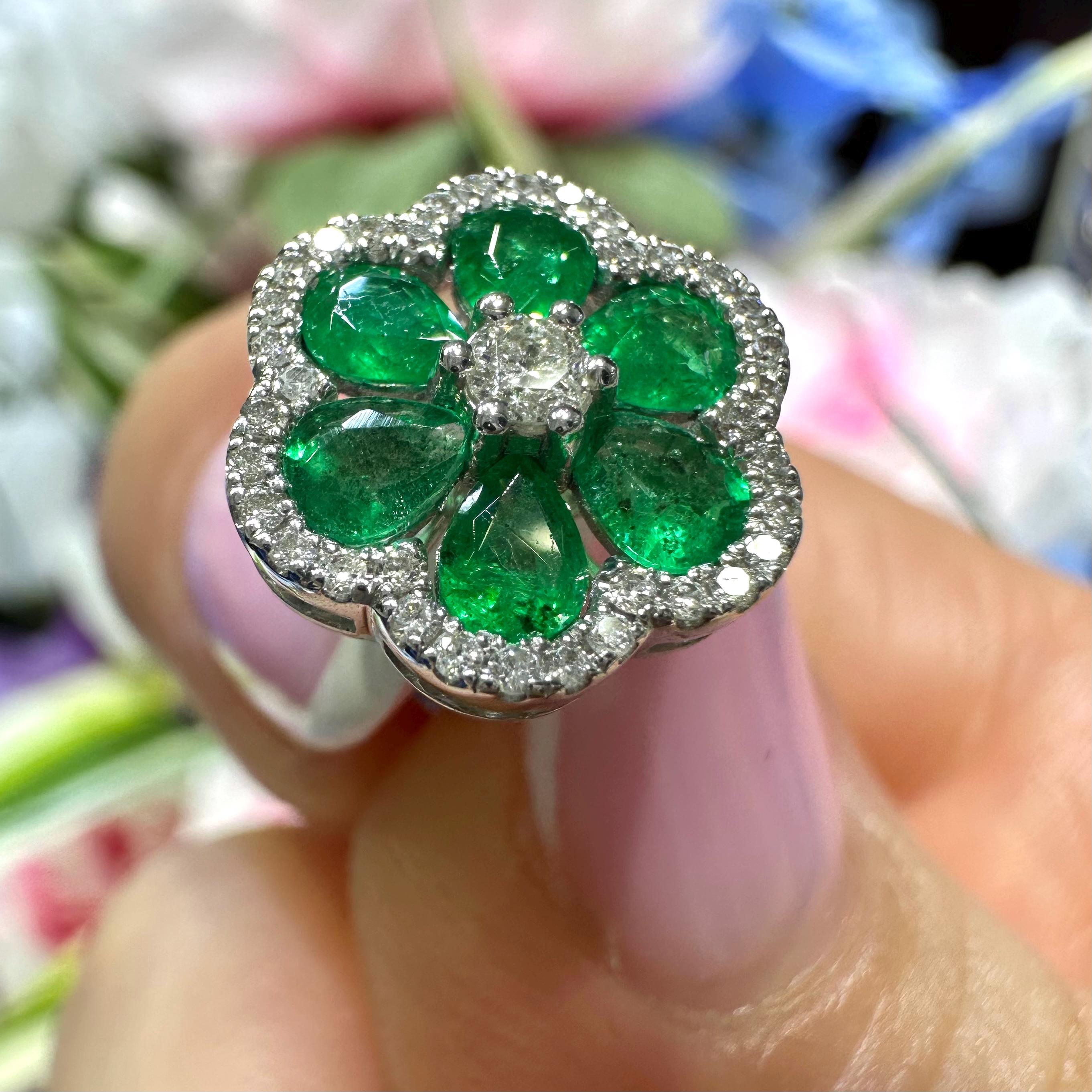 18KT White Gold Emerald & Diamond Earrings – EMER031 IGII (etsy image id: 7990524438)
