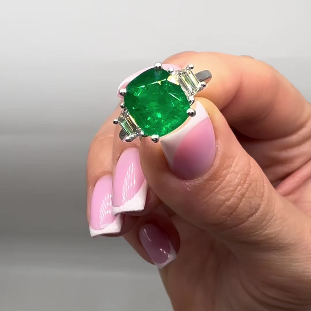 Platinum Emerald & Diamond Ring – 3.75ct Emerald & 0.64ct Diamonds EMDR027 SJJJ
