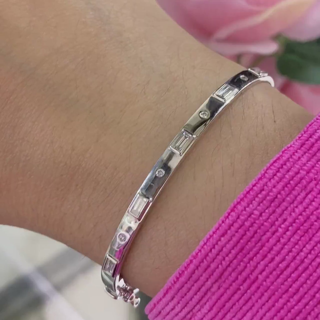 14K White Gold Bracelet Bangle with 1.19ct Natural Diamonds.