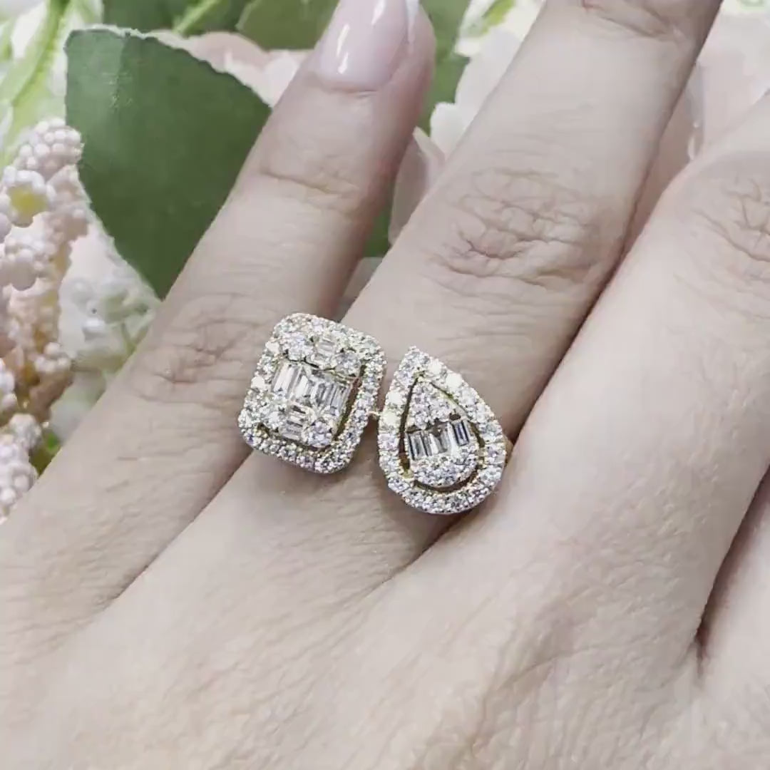 Elegant 14kt Yellow Gold Ring with Round and Baguette Natural Diamonds