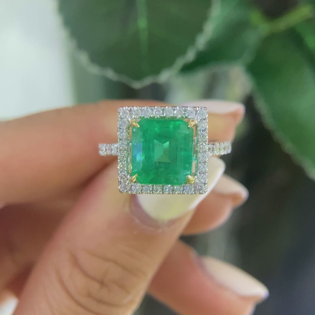 18K White Gold Natural Emerald & Diamond Ring – 3.28CT Emerald / 0.55CT Diamonds | EMR005