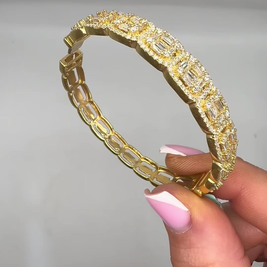18K Yellow Gold Diamond Bangle Bracelet – 3.98CT Emerald & Round Cut Diamonds DB069 GEJJ