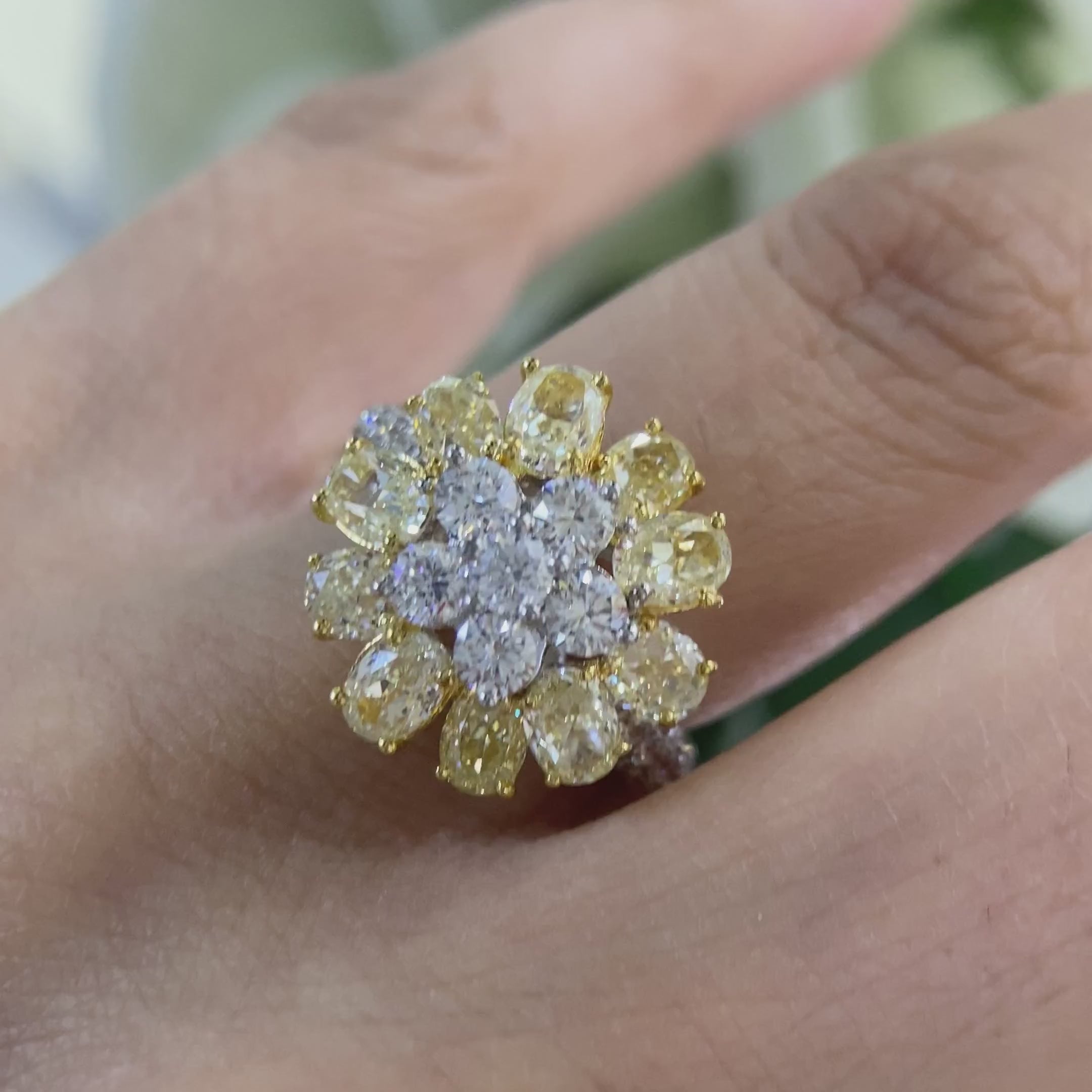 18K White & Yellow Gold Fancy Yellow Diamond Flower Ring – 3.58CT Yellow Diamonds / 1.40CT Side Diamonds | DR053